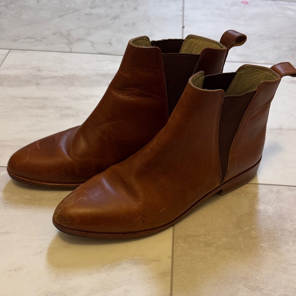 Nisolo genuine leather cognac Brown Chelsea Boots
